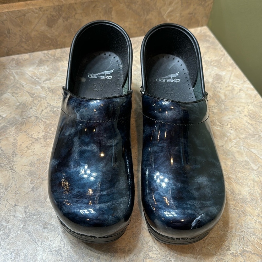 Dansko women’s clogs size 41